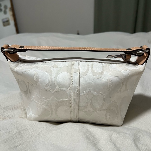 mini coach signature bumblebee demi pouch bag🐝✨ - Picture 3 of 6